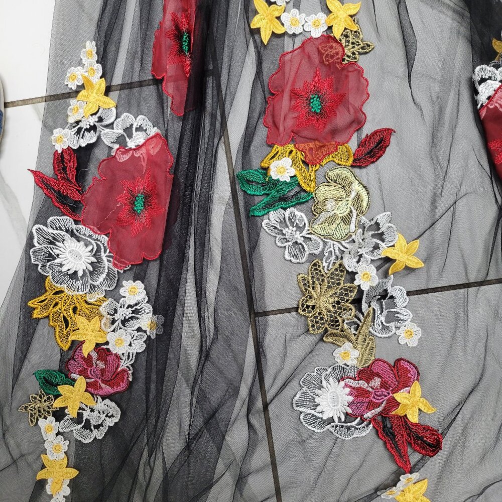 Gorgeous sheer floral embroidered dress size small - Picture 5 of 5